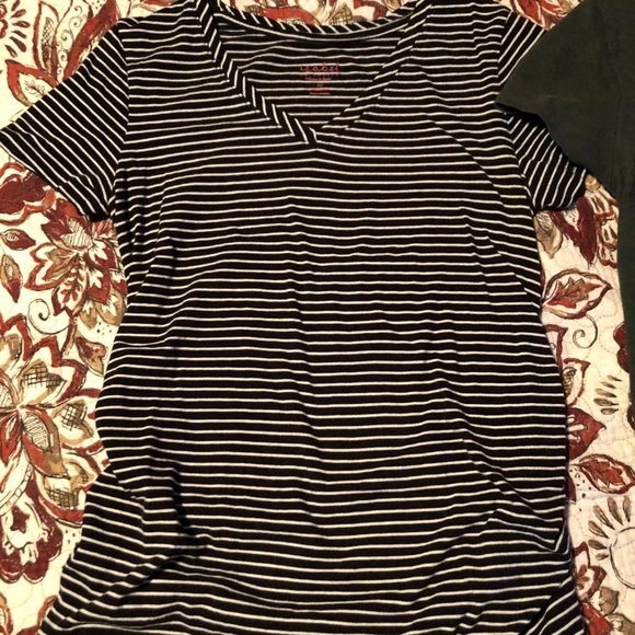 Maternity clothes - Picture 2 of 4